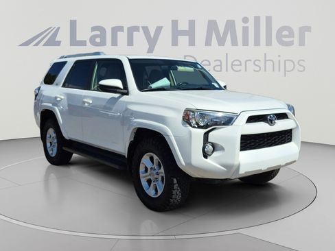 Used 2017 Toyota 4Runner SR5 AWD/4WD image 7