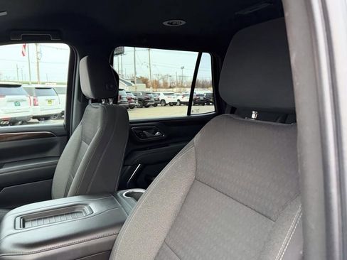 Used 2022 GMC Yukon SLE w/ Gmc Pro Safety Plus Package image 11
