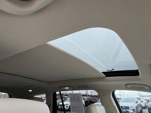 Used 2020 Cadillac XT6 Premium Luxury w/ LPO, Floor Liner Package image 37