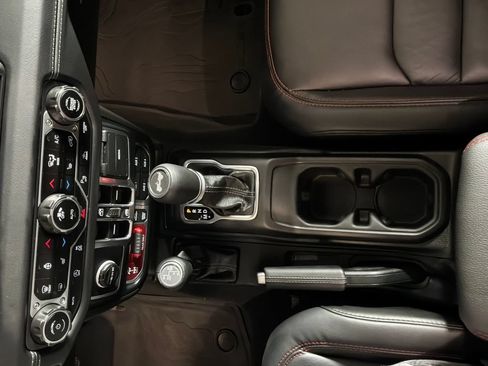 Used 2024 Jeep Wrangler Unlimited Rubicon AWD/4WD image 24
