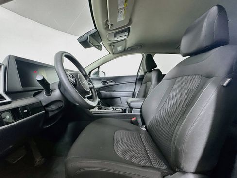 Used 2025 Kia Sportage LX FWD image 13