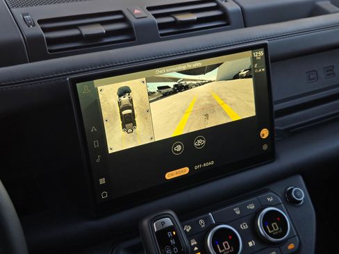 Used 2024 Land Rover Defender 110 X image 19