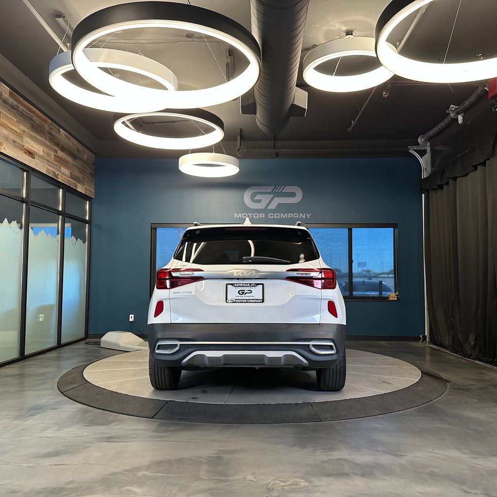Used 2023 Kia Seltos EX AWD/4WD image 4
