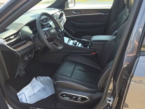 Used 2024 Jeep Grand Cherokee Summit w/ Adv Protech Group IV AWD/4WD image 14