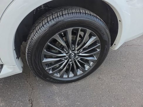 Used 2023 INFINITI QX80 Sensory w/ All-Season Package image 11