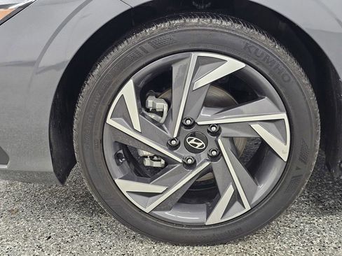 Used 2025 Hyundai Elantra Sport w/ Cargo Package FWD image 9