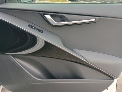 Used 2023 Kia Niro EX image 21