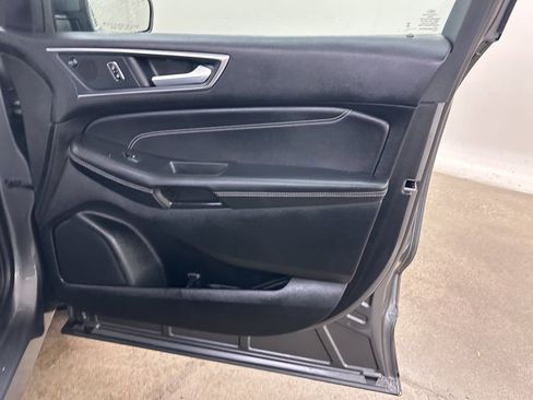 Used 2024 Ford Edge Titanium image 18