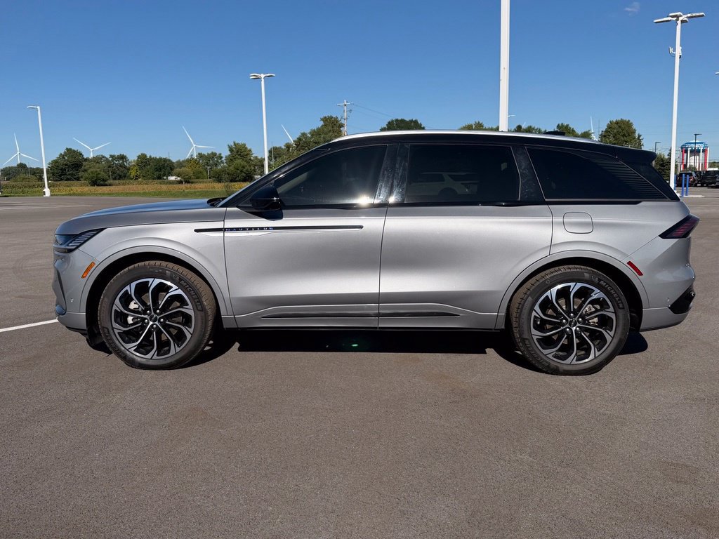 Used 2024 Lincoln Nautilus Reserve AWD/4WD image 9