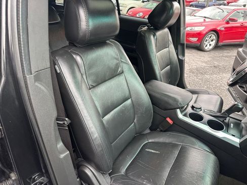 Used 2013 Ford Explorer XLT image 26