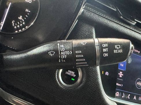 Used 2020 Cadillac XT5 Premium Luxury w/ LPO, Floor Liner Package FWD image 22