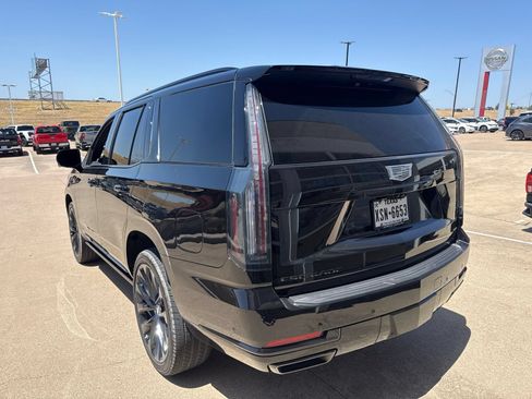 Used 2026 Cadillac Escalade Platinum Sport w/ LPO, ONYX Package AWD/4WD image 8