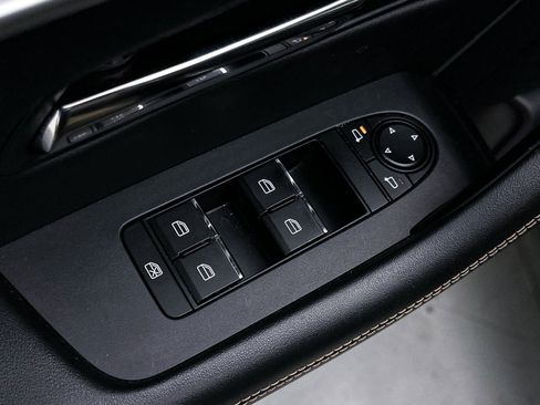 Certified 2025 MAZDA CX-70 Plug-In Hybrid w/ Premium Pkg image 17