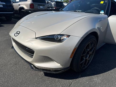 Used 2023 MAZDA MX-5 Miata Club w/ Weather Package RWD image 26