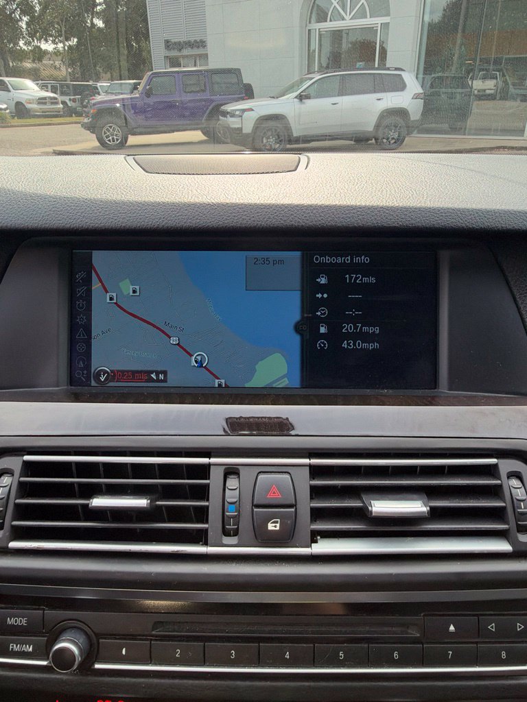 Used 2011 BMW 550i xDrive Sedan AWD/4WD image 16