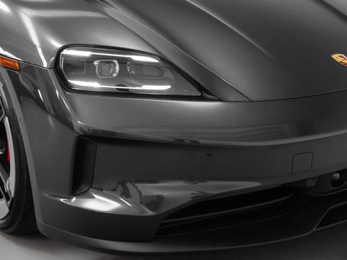 New 2025 Porsche Taycan 4S image 17