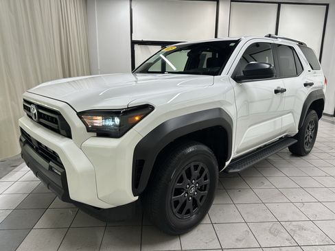 Used 2025 Toyota 4Runner SR5 AWD/4WD image 11
