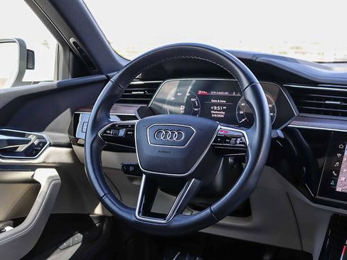 Used 2023 Audi e-tron Premium Plus w/ Premium Plus Package AWD/4WD image 21