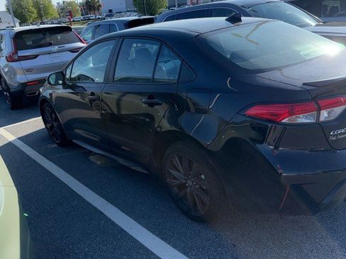 Used 2025 Toyota Corolla SE image 2