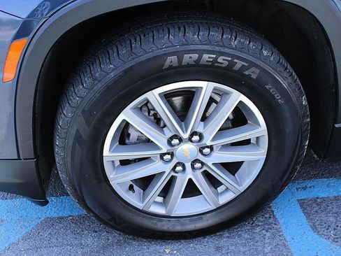 Used 2022 Chevrolet Traverse LT FWD image 13