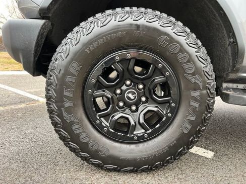 Used 2022 Ford Bronco Wildtrak image 16