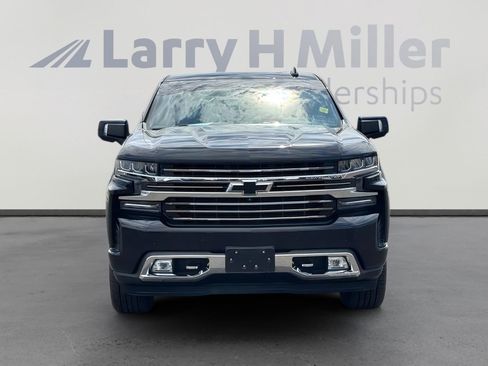 Used 2019 Chevrolet Silverado 1500 High Country w/ Technology Package AWD/4WD image 9