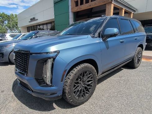 Used 2025 Cadillac Escalade Sport Platinum w/ LPO, ONYX Package AWD/4WD image 1