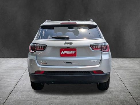 Used 2024 Jeep Compass Latitude AWD/4WD image 5