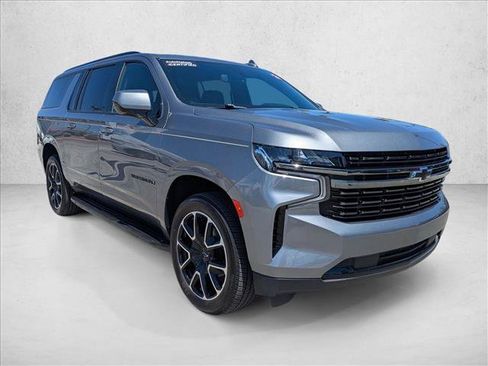 Used 2021 Chevrolet Suburban RST RWD image 3