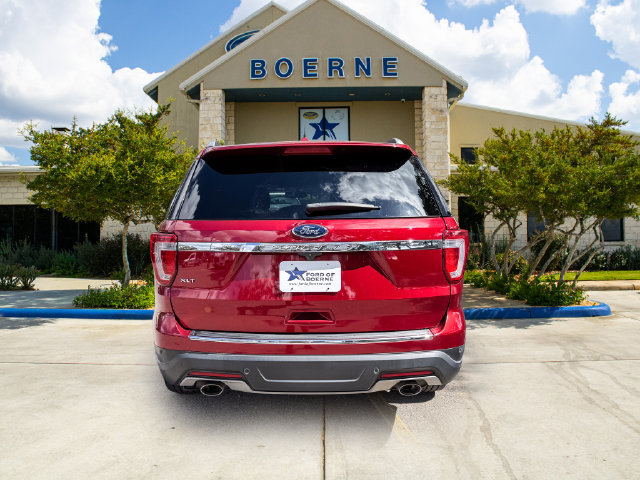 Used 2018 Ford Explorer XLT w/ Equipment Group 202A FWD image 4