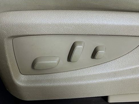 Used 2015 GMC Sierra 1500 SLT w/ SLT Crew Cab Value Package image 11