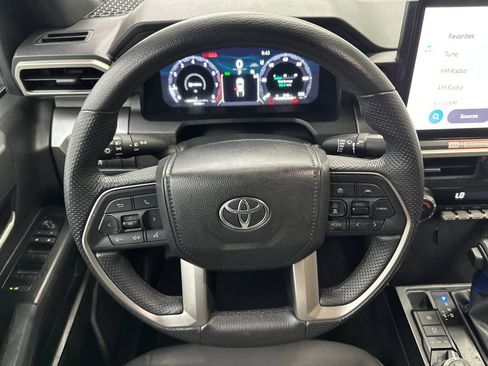 Used 2025 Toyota Tacoma TRD Off-Road AWD/4WD image 23