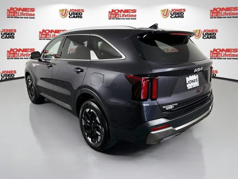 Certified 2025 Kia Sorento S AWD/4WD image 2