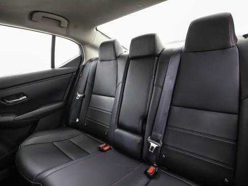 Used 2025 Nissan Sentra SR w/ SR Premium Package FWD image 22