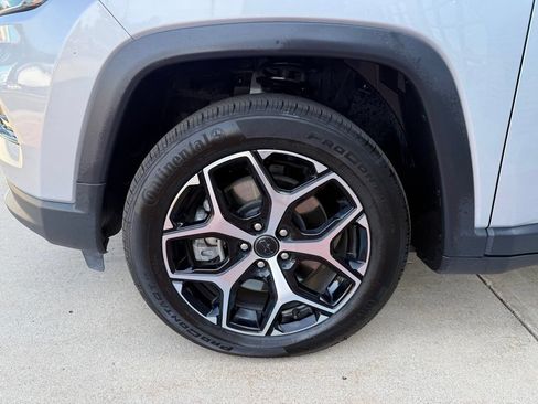 Used 2025 Jeep Compass Limited AWD/4WD image 12