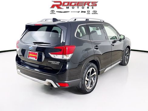 Certified 2022 Subaru Forester Touring AWD/4WD image 8