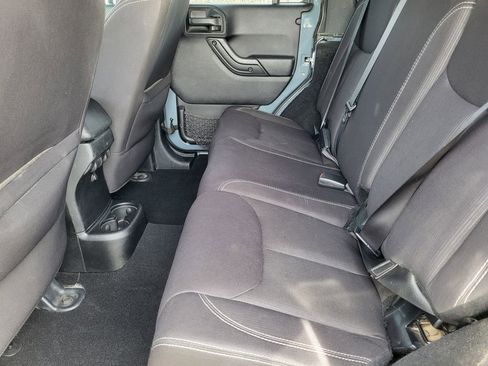 Used 2014 Jeep Wrangler Unlimited Rubicon w/ Connectivity Group image 28