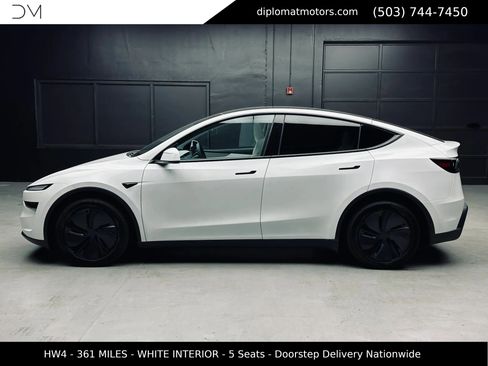 Used 2026 Tesla Model Y AWD image 3