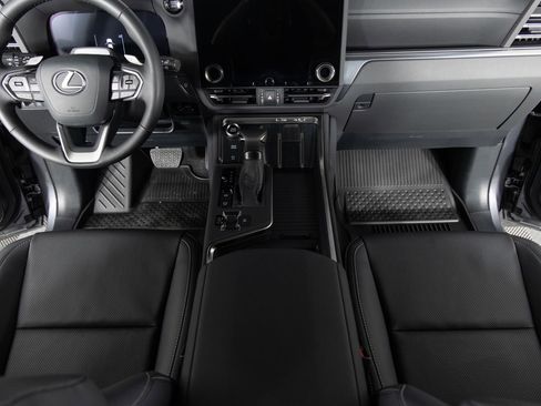 Used 2025 Lexus GX 550 image 42