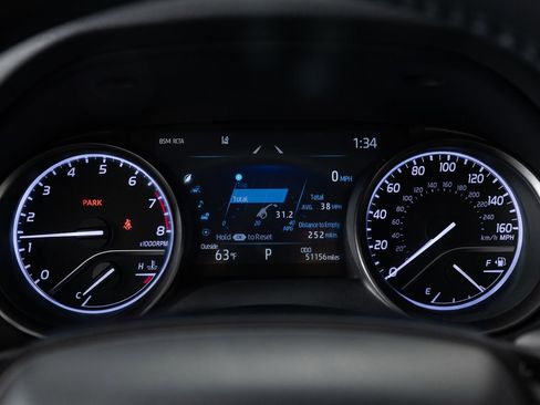 Used 2021 Toyota Camry SE image 32