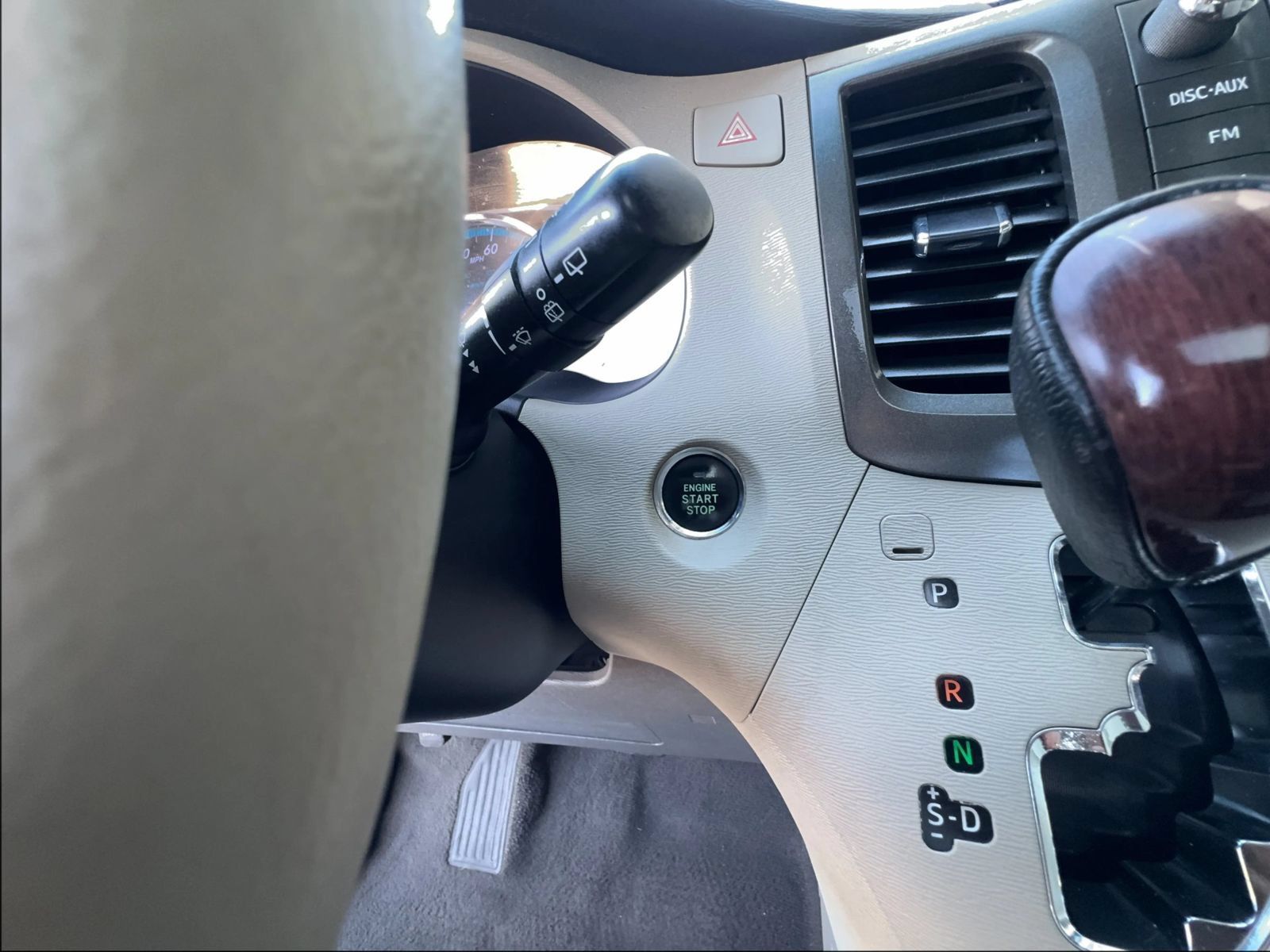 Used 2011 Toyota Sienna Limited w/ Premium Pkg AWD/4WD image 25