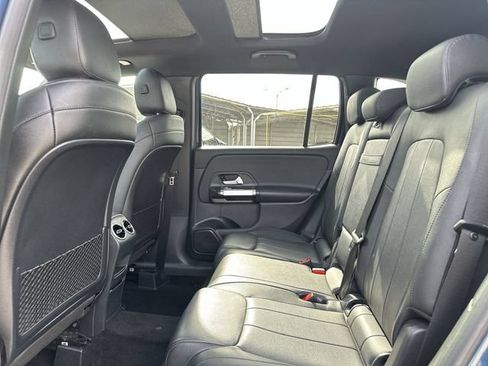 Used 2021 Mercedes-Benz GLB 250 w/ Premium Package image 23