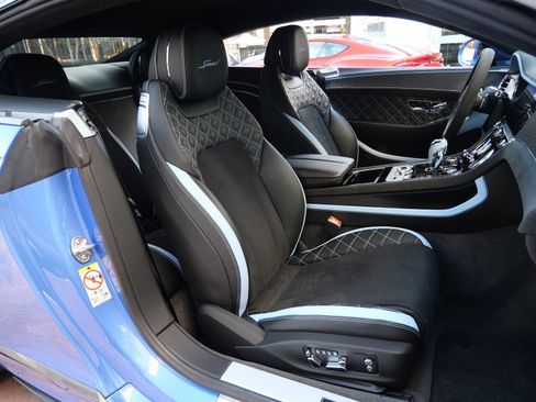 Used 2024 Bentley Continental GT Speed image 28