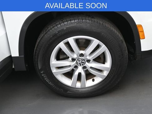 Used 2017 Volkswagen Tiguan S AWD/4WD image 35