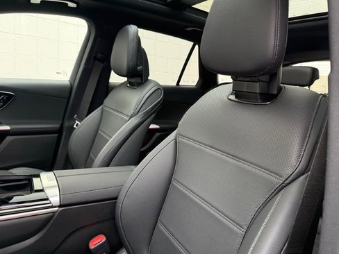 New 2026 Mercedes-Benz GLC 300 4MATIC image 5
