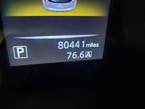 Used 2016 Nissan Rogue SV image 3