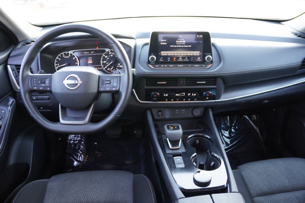 Used 2025 Nissan Rogue SV AWD/4WD image 18