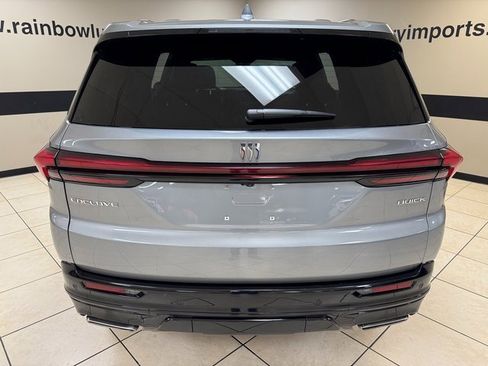 Used 2025 Buick Enclave Sport Touring image 5