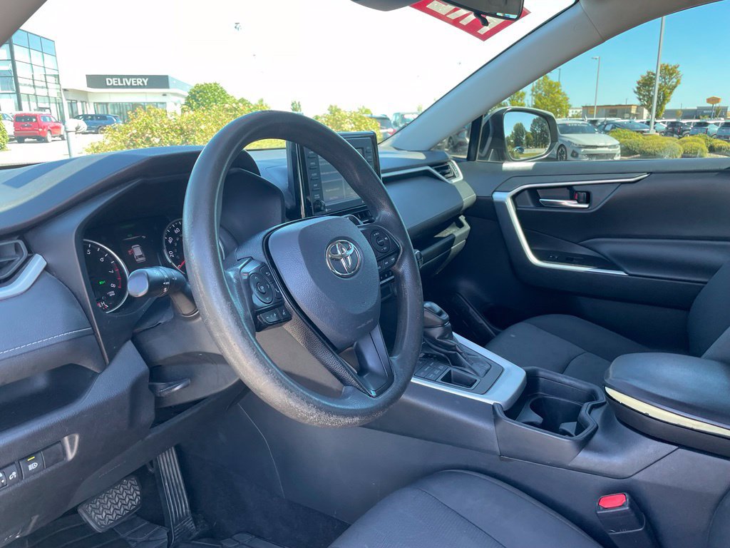 Used 2021 Toyota RAV4 XLE AWD/4WD image 10