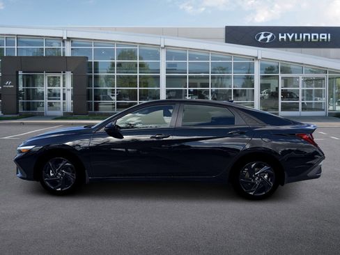 New 2026 Hyundai Elantra Sport image 3